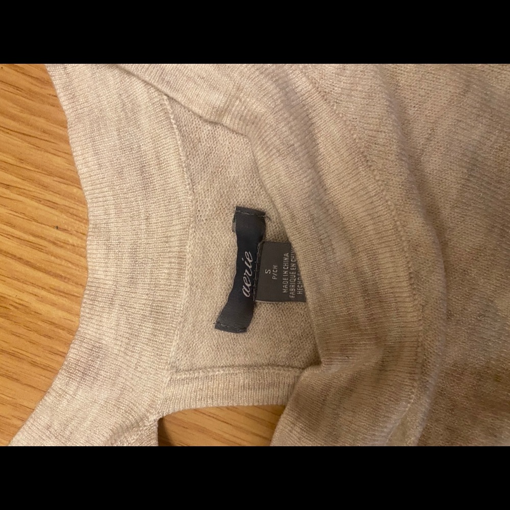 sweaters - Picture 2 of 3